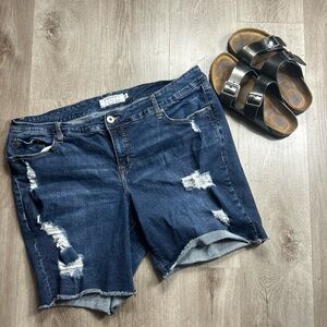 Torrid Distressed Jean Shorts EUC